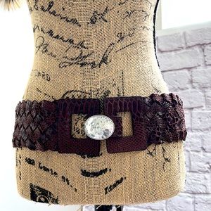 Chico’s women’s brown leather & silver belt